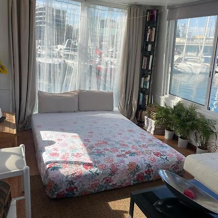 Light Bedroom In A Home Boat Barcelona Luaran gambar